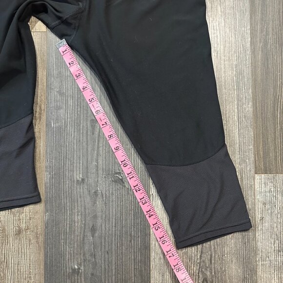 Nike Dri-Fit Capri Legging Womens Medium Running Cropped Yoga Gym ID Pocket - Picture 5 of 6